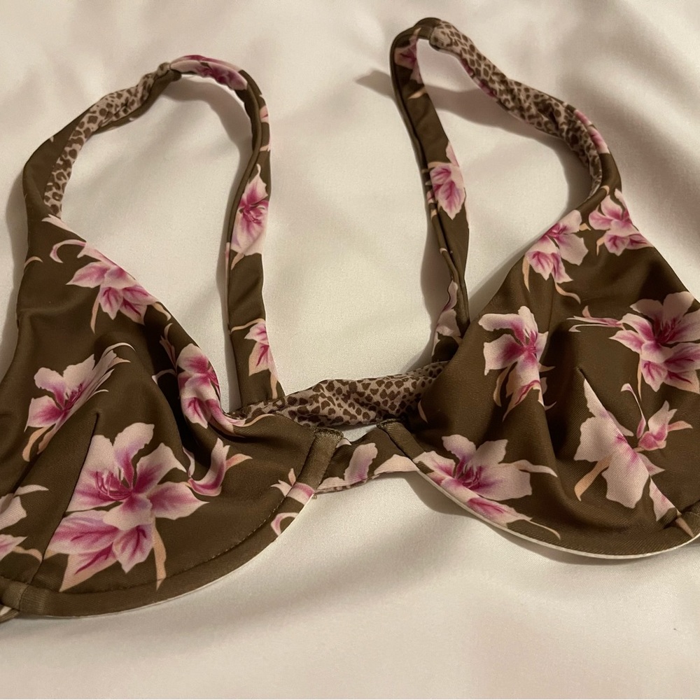 ACACIA SWIM CAPSULE ALOHA PRINT. SIZE SMALL $200 - Picture 2 of 8